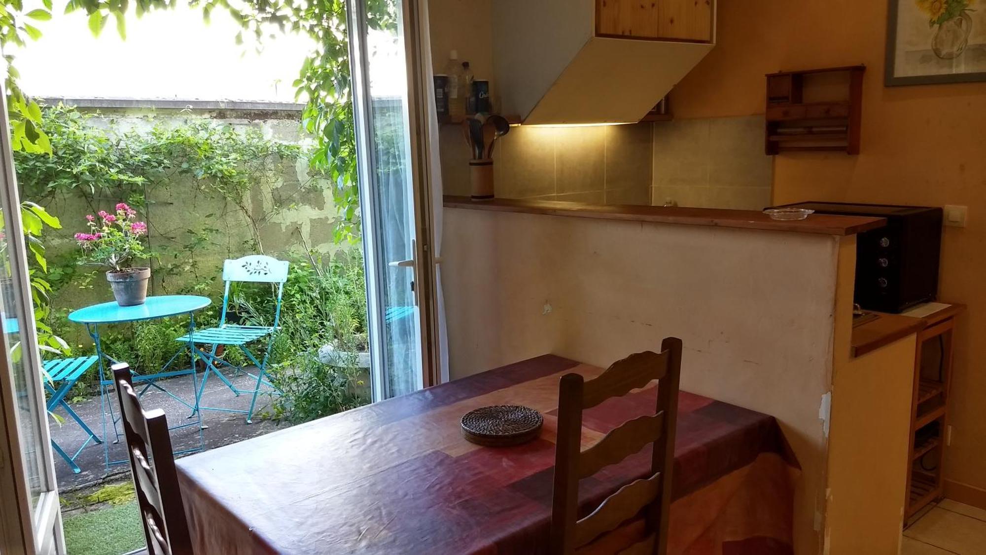 Logement Tranquille Et Frais Proche Gare Au Rdc Saumur Bagian luar foto
