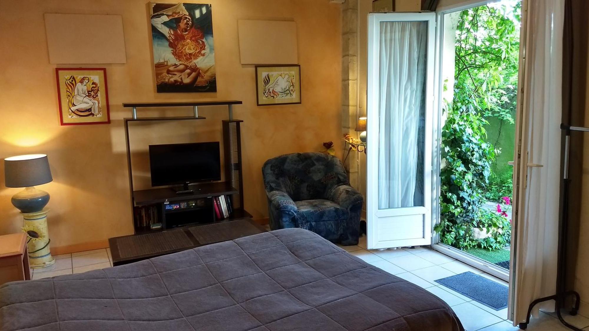 Logement Tranquille Et Frais Proche Gare Au Rdc Saumur Bagian luar foto