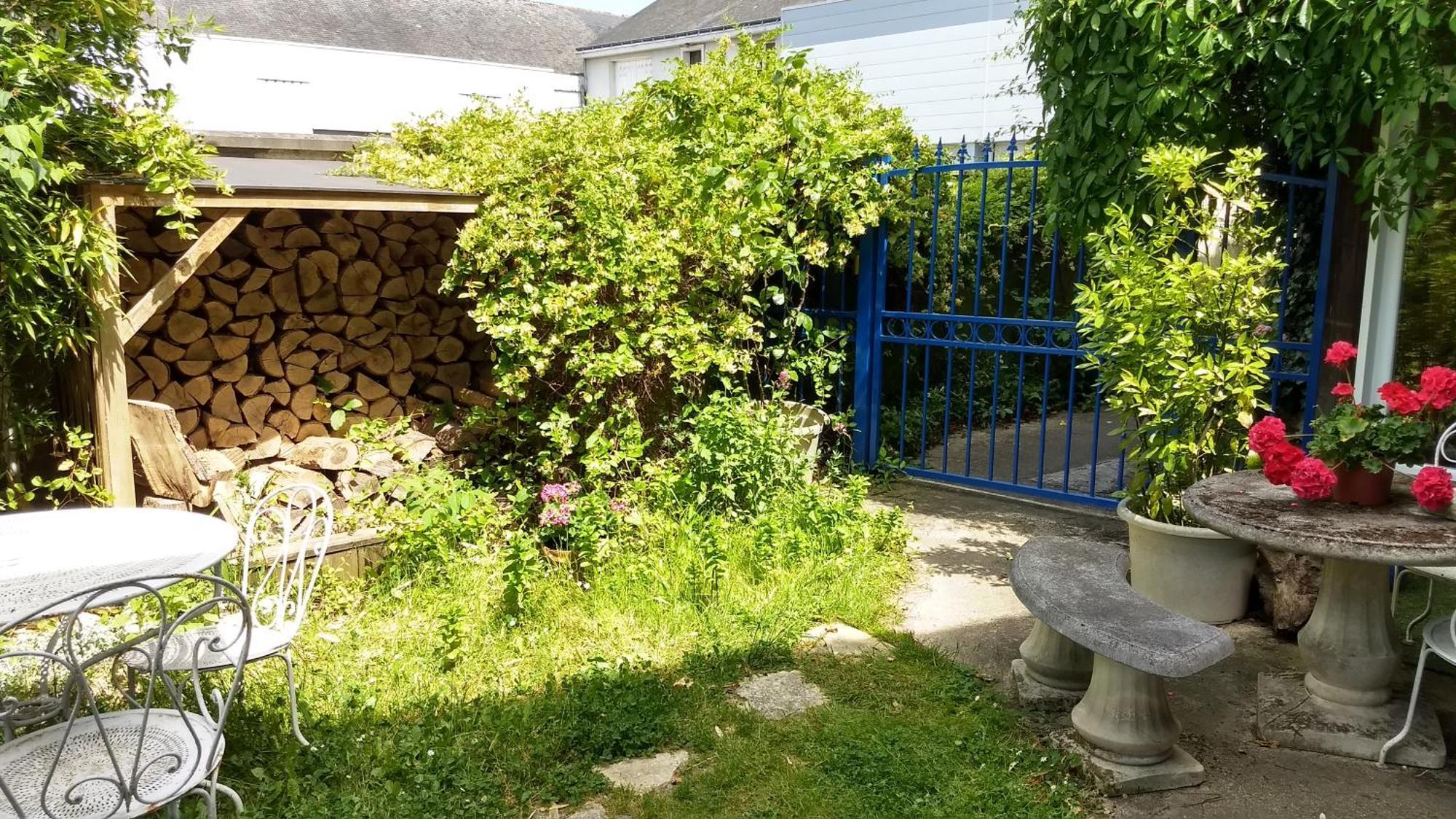 Logement Tranquille Et Frais Proche Gare Au Rdc Saumur Bagian luar foto